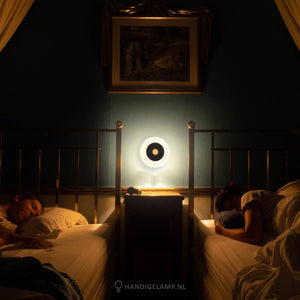 Wireless night light with motion sensor